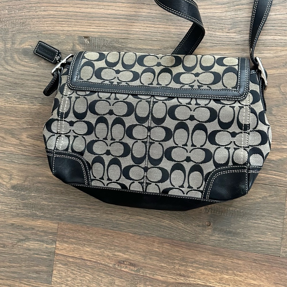 Coach Black and Brown Signature Shoulder Bag - Picture 2 of 3